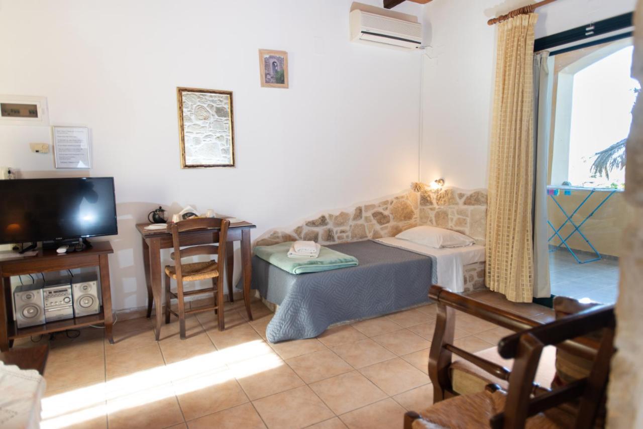 Sivas Apartments-Studios,Sigelakis With Very Nice View エクステリア 写真
