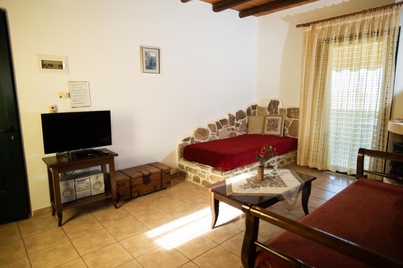 Sivas Apartments-Studios,Sigelakis With Very Nice View エクステリア 写真