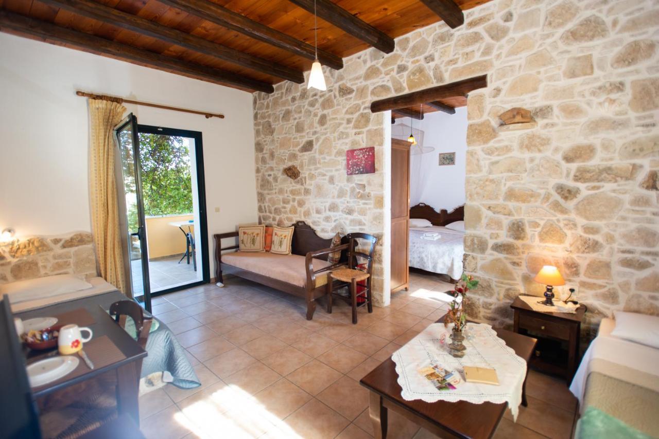 Sivas Apartments-Studios,Sigelakis With Very Nice View エクステリア 写真